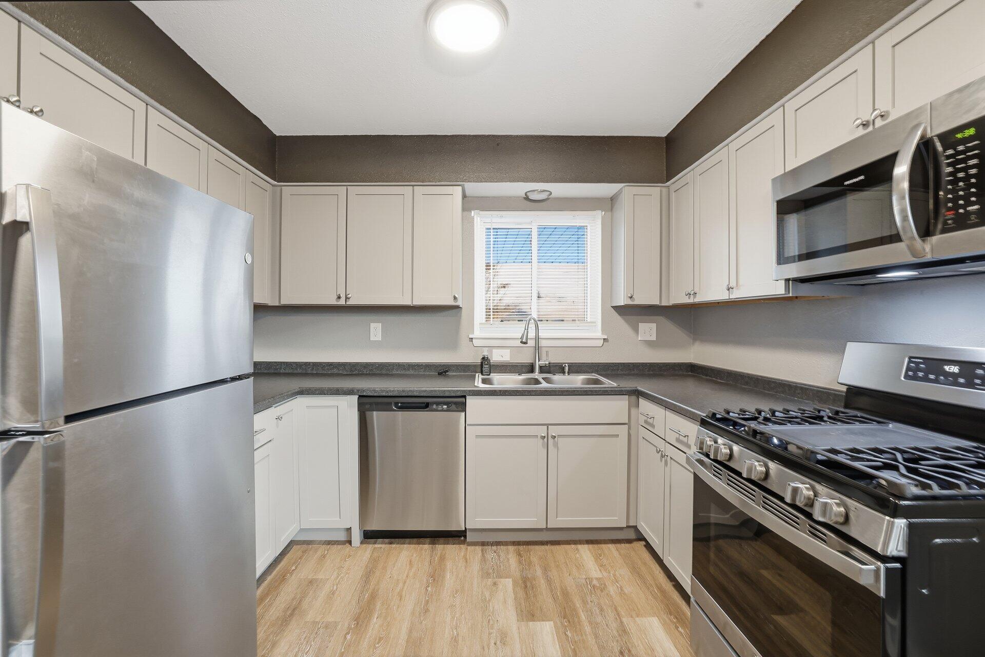 5761 North 97th Street Milwaukee, WI 53225 - Photo 5 of 24 009_ACAM3149