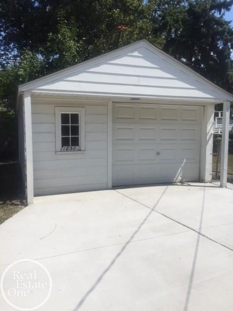 1830 Newcastle Road Grosse Pointe Woods, MI 48236 - Photo 26 of 27