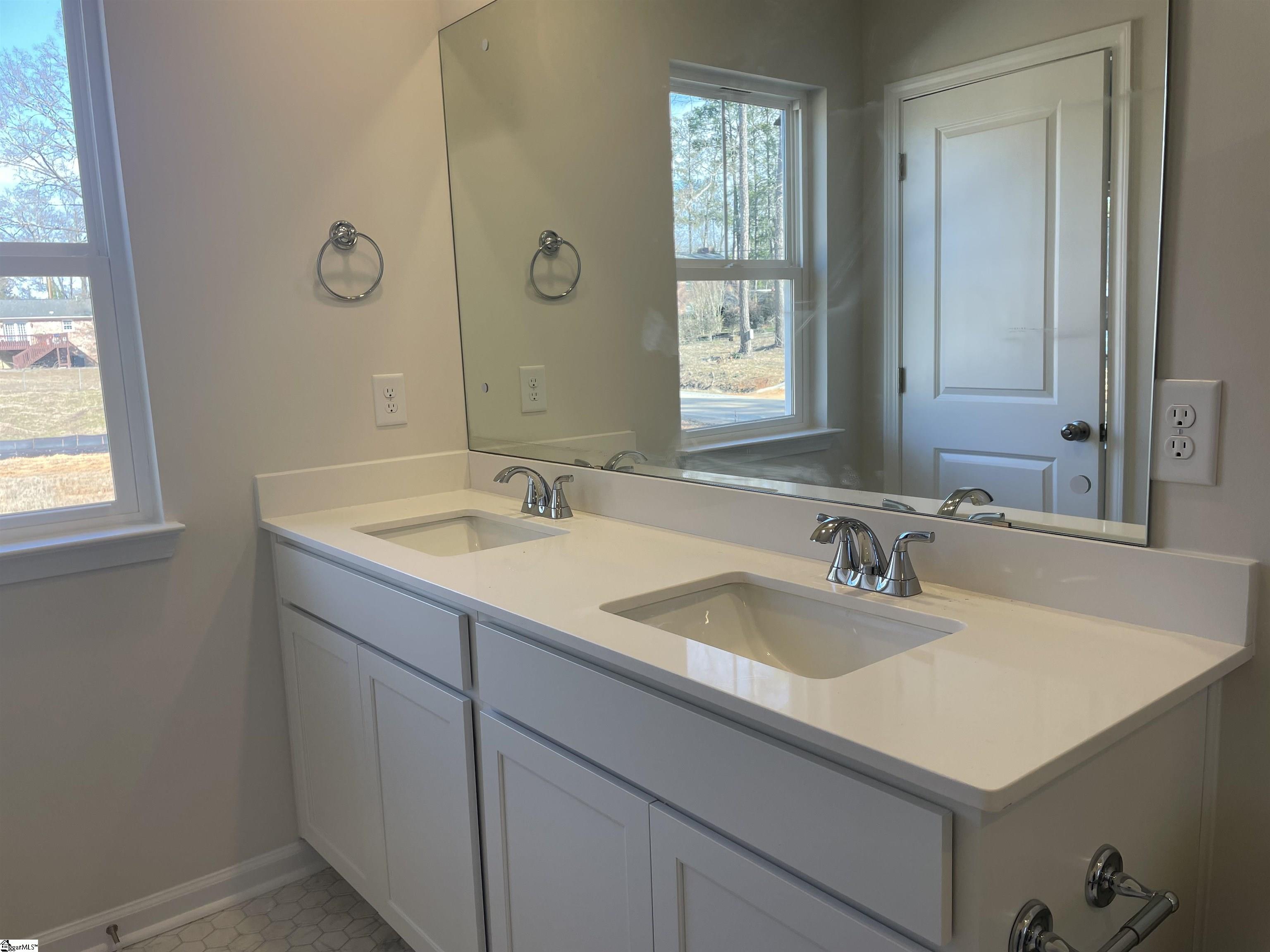 110 Wyndham Way Laurens, SC 29360 - Photo 3 of 33