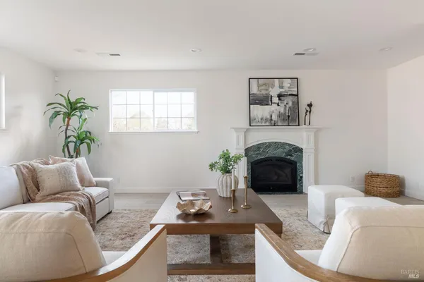 $1,249,000 | 1109-1111 St Vincent Court, Petaluma, CA 94954