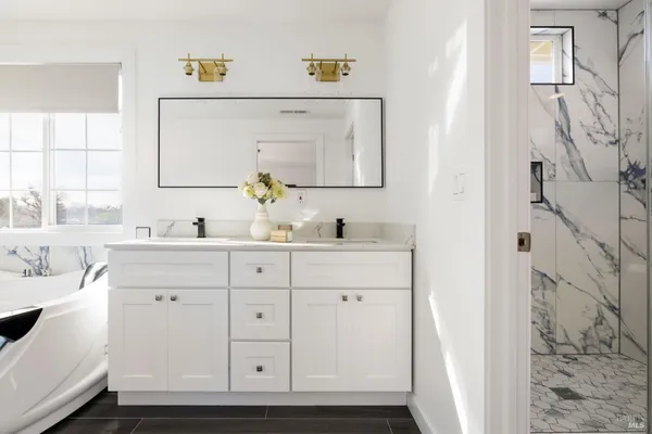 $1,249,000 | 1109-1111 St Vincent Court, Petaluma, CA 94954