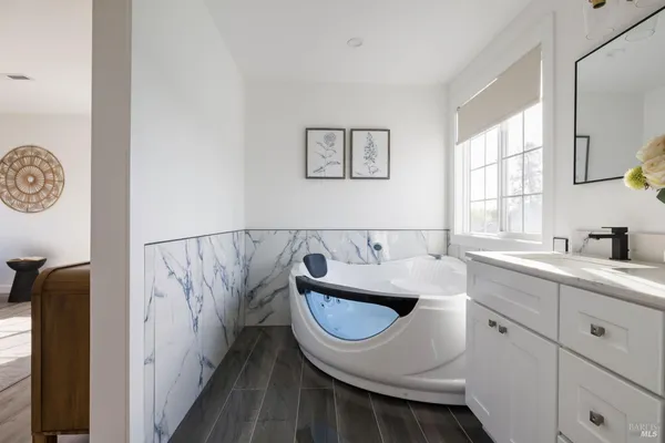 $1,249,000 | 1109-1111 St Vincent Court, Petaluma, CA 94954