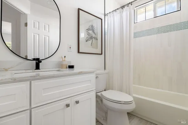 $1,249,000 | 1109-1111 St Vincent Court, Petaluma, CA 94954