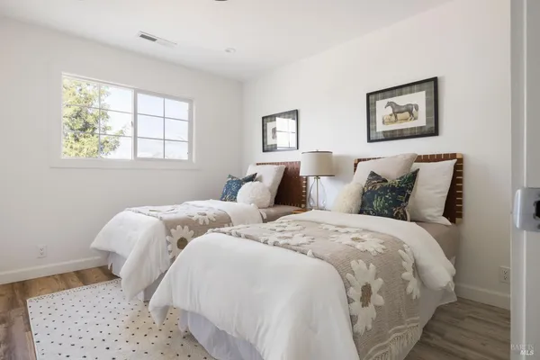 $1,249,000 | 1109-1111 St Vincent Court, Petaluma, CA 94954