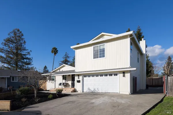 $1,249,000 | 1109-1111 St Vincent Court, Petaluma, CA 94954
