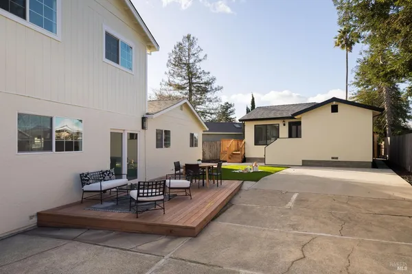 $1,249,000 | 1109-1111 St Vincent Court, Petaluma, CA 94954