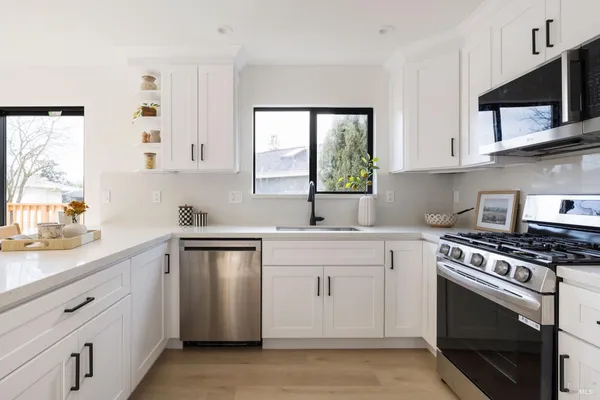 $1,249,000 | 1109-1111 St Vincent Court, Petaluma, CA 94954