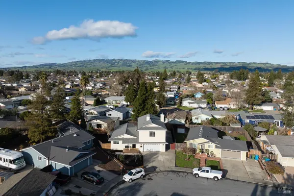 $1,249,000 | 1109-1111 St Vincent Court, Petaluma, CA 94954