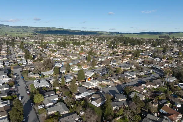 $1,249,000 | 1109-1111 St Vincent Court, Petaluma, CA 94954