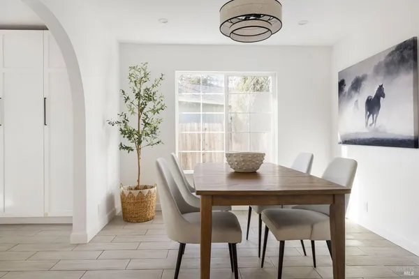 $1,249,000 | 1109-1111 St Vincent Court, Petaluma, CA 94954