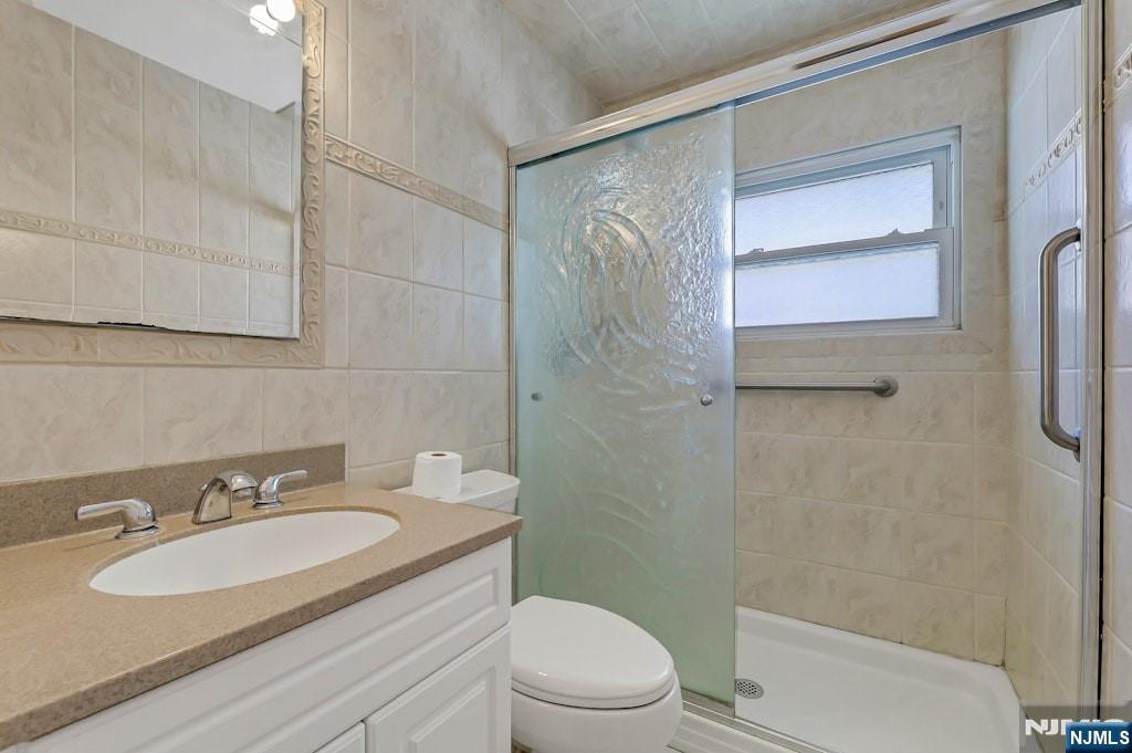 36 Benton Road Paramus, NJ 07652 - Photo 12 of 27