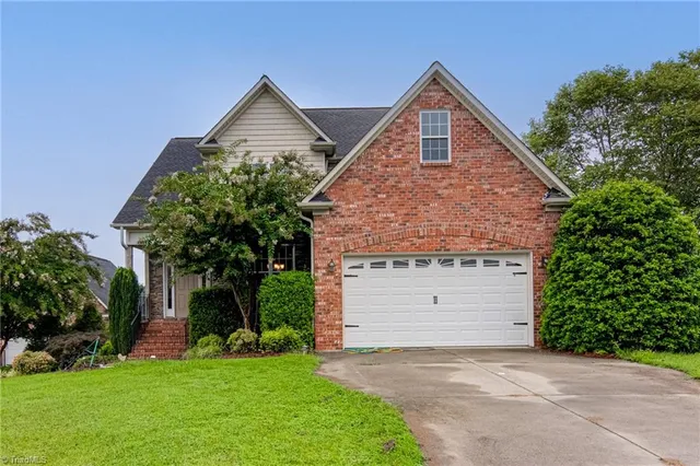$649,900 | 112 Redberry Lane, Winston-Salem, NC 27107