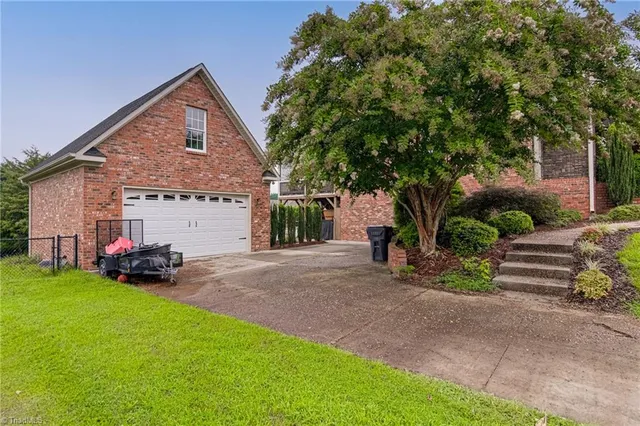 $649,900 | 112 Redberry Lane, Winston-Salem, NC 27107