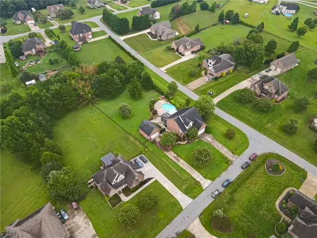 $649,900 | 112 Redberry Lane, Winston-Salem, NC 27107