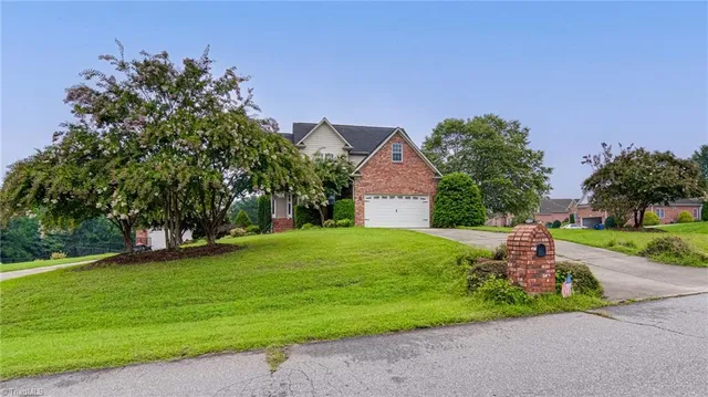 $649,900 | 112 Redberry Lane, Winston-Salem, NC 27107