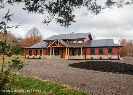a view of yard with trees