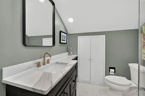 $439,900 | 471 South Clay Avenue, St. Louis, MO 63122