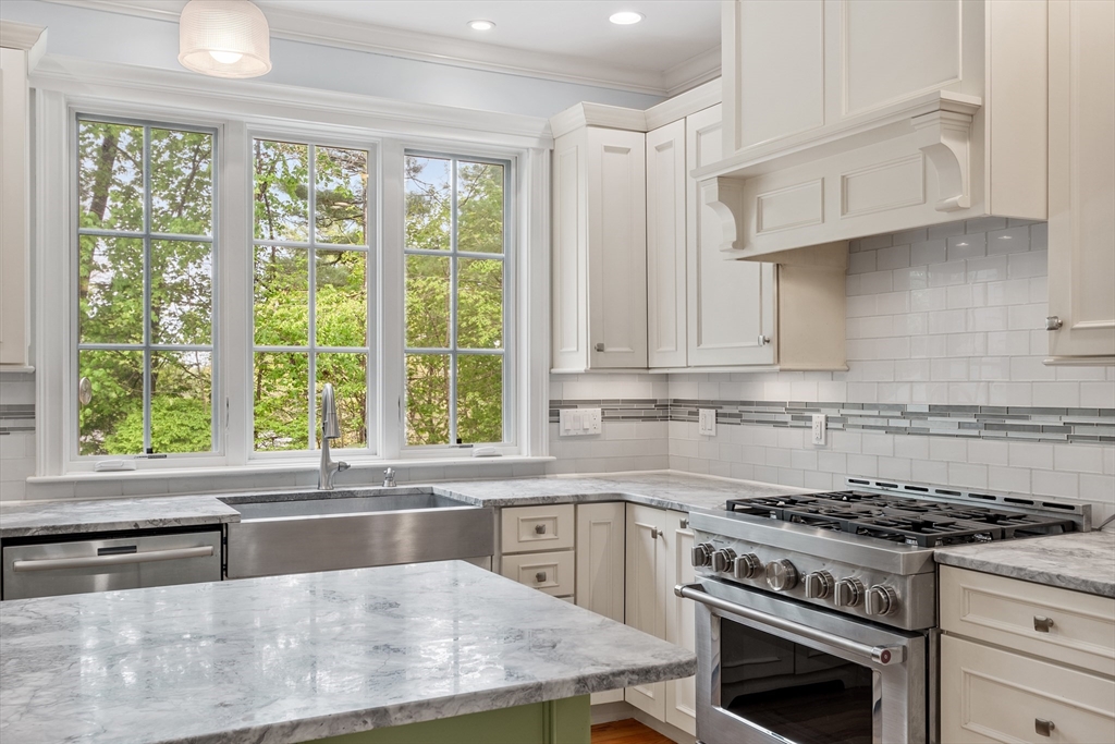 14 Flintlock Road Lexington, MA 02420 - Photo 17 of 41