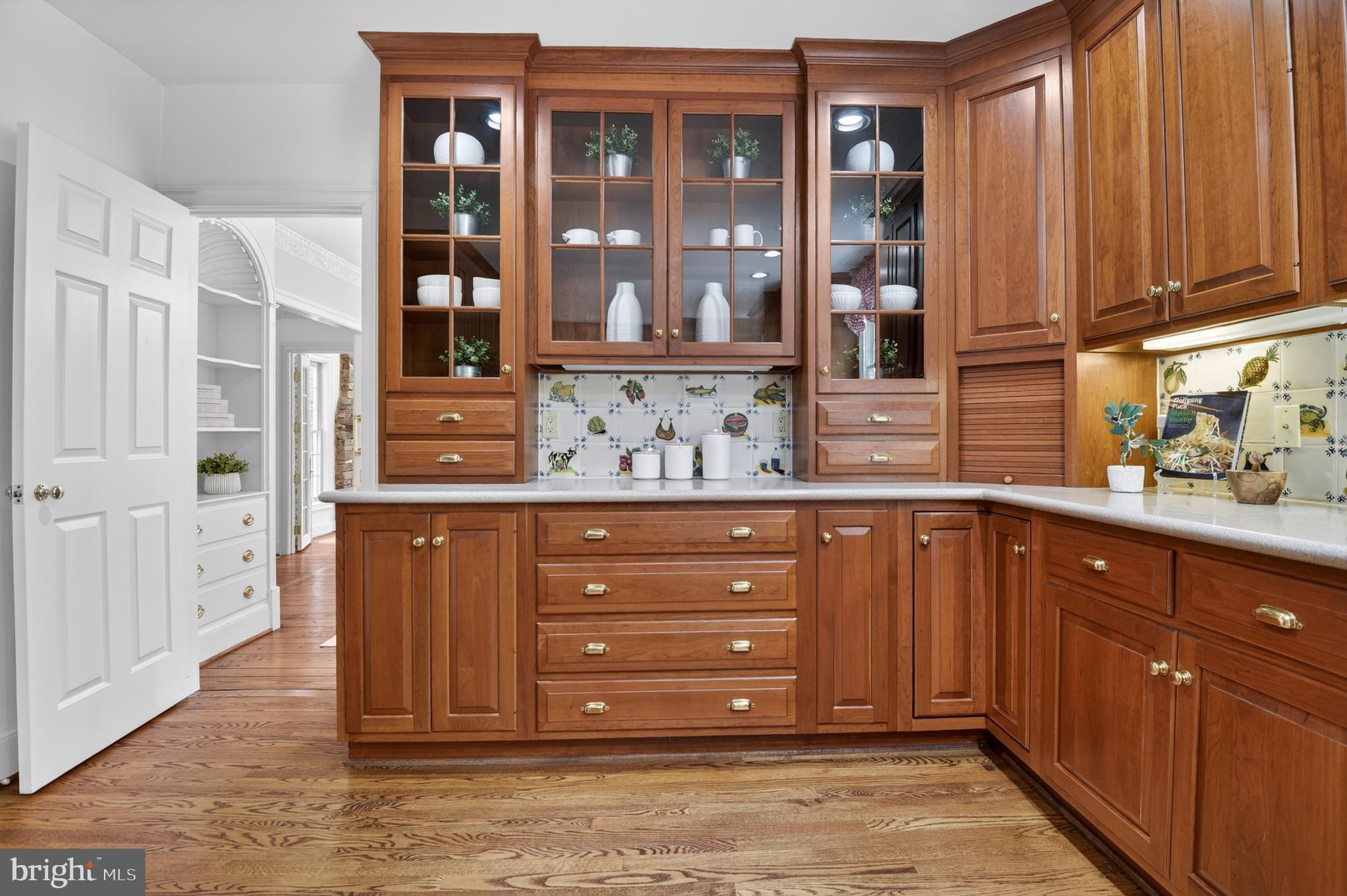 11300 Tara Road Potomac, MD 20854 - Photo 37 of 68 Gallery Image 37