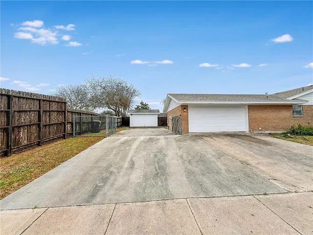 $269,900 | 4053 Donaho Drive, Corpus Christi, TX 78413
