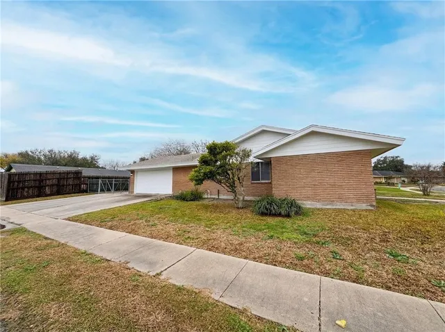 $269,900 | 4053 Donaho Drive, Corpus Christi, TX 78413