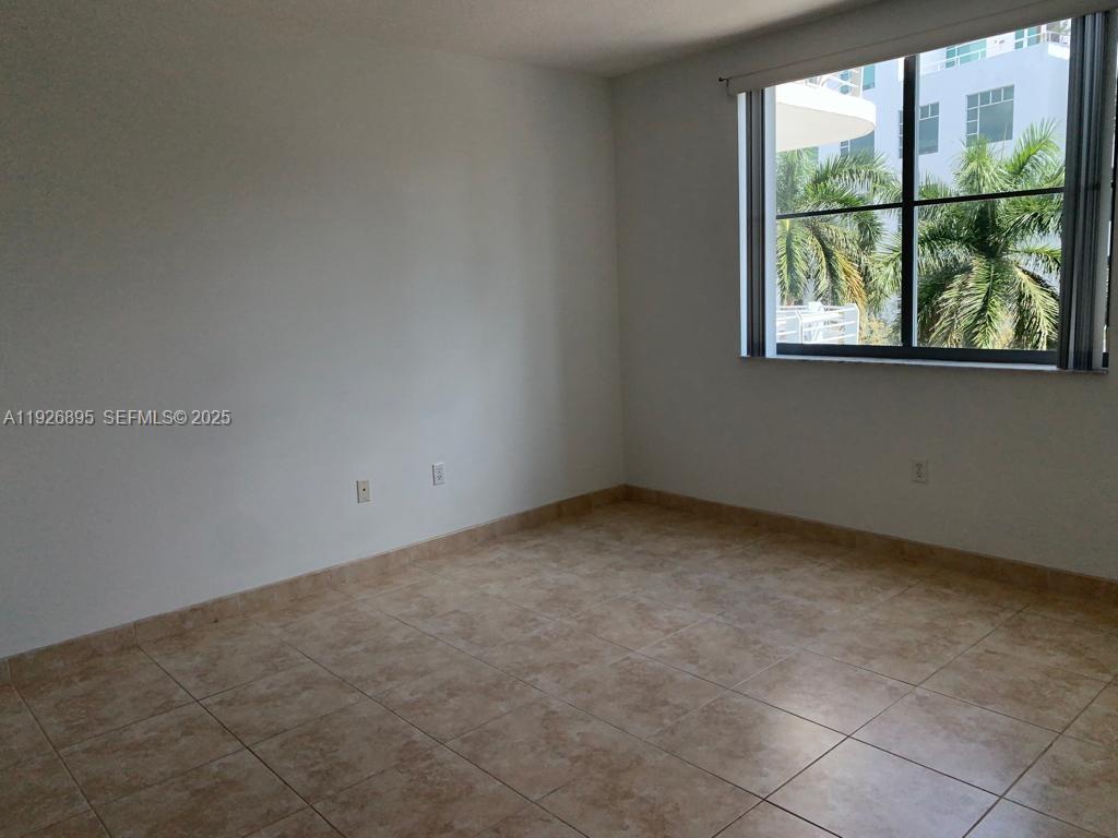 110 Washington Avenue, Unit 1405 Miami Beach, FL 33139 - Photo 11 of 16
