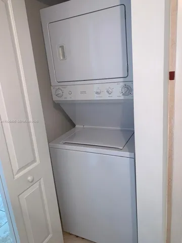 a close up view of washer and dryer