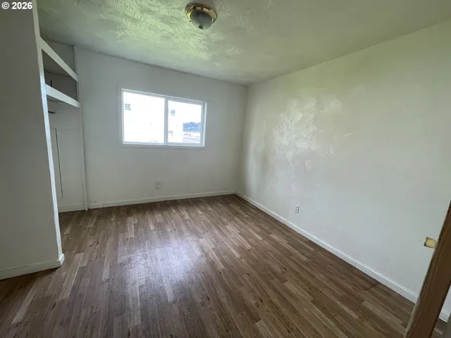 $185,000 | 413 Northeast Boston Street, Roseburg, OR 97470