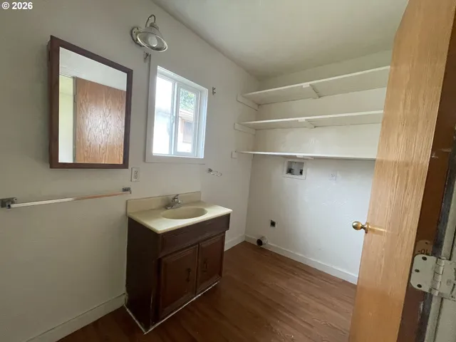 $185,000 | 413 Northeast Boston Street, Roseburg, OR 97470