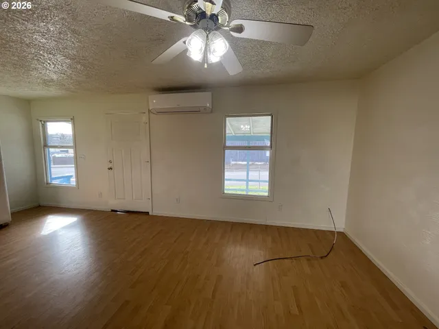 $185,000 | 413 Northeast Boston Street, Roseburg, OR 97470