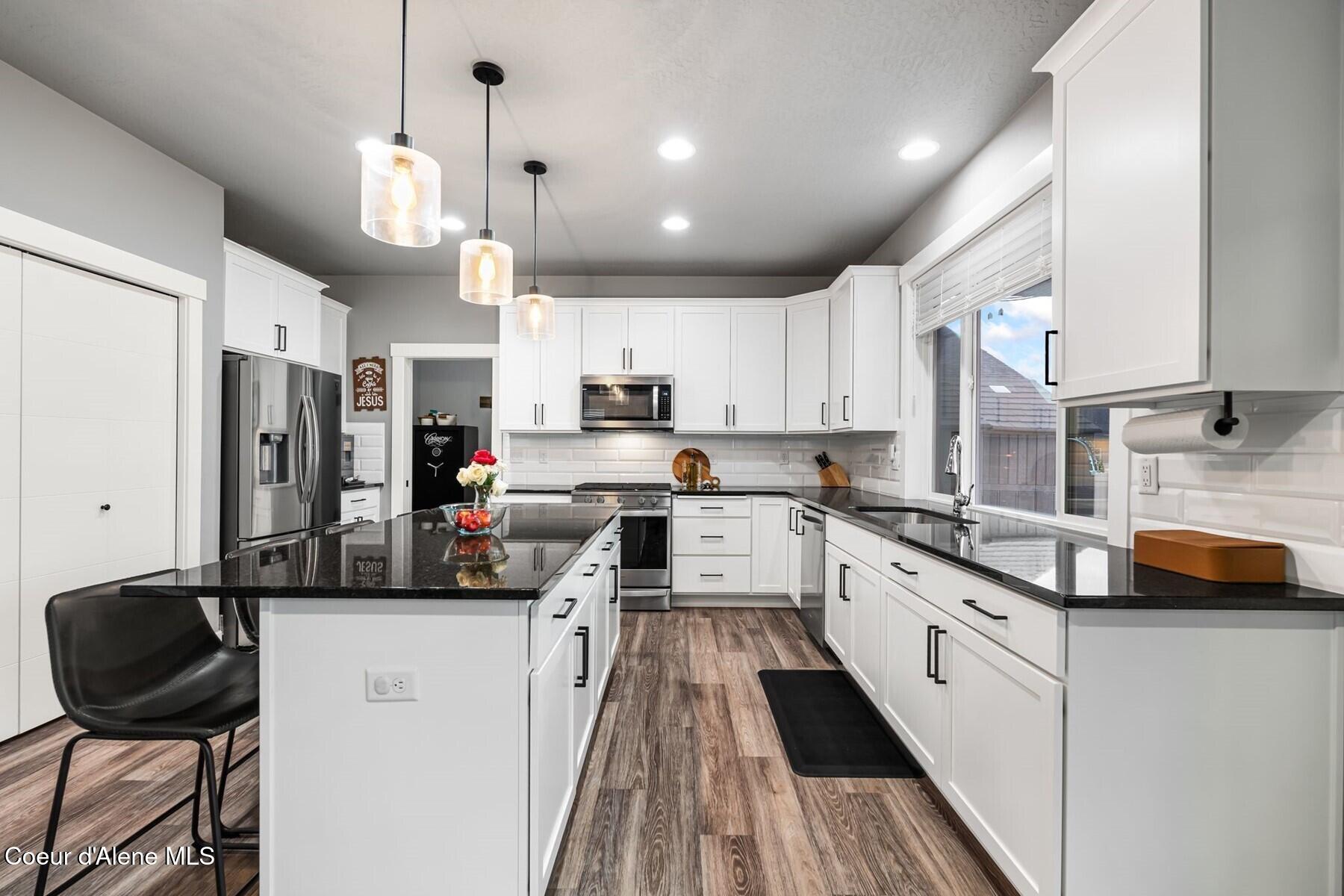 3752 North Shelburne Loop Post Falls, ID 83854 - Photo 12 of 76 Granite Counters