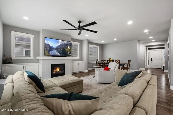 $825,000 | 3752 North Shelburne Loop, Post Falls, ID 83854