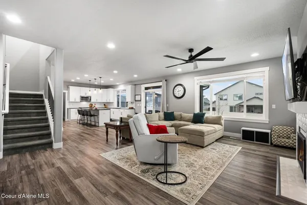 $825,000 | 3752 North Shelburne Loop, Post Falls, ID 83854