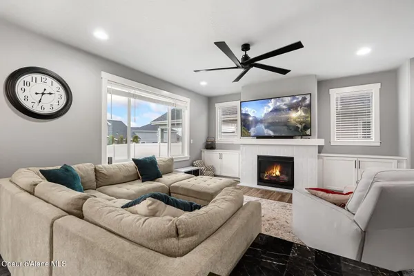 $825,000 | 3752 North Shelburne Loop, Post Falls, ID 83854