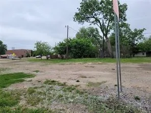 $999,000 | 604 North Oak Street, Roanoke, TX 76262