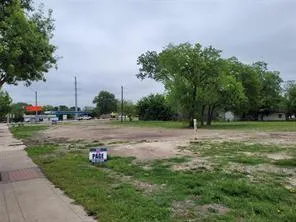 $999,000 | 604 North Oak Street, Roanoke, TX 76262