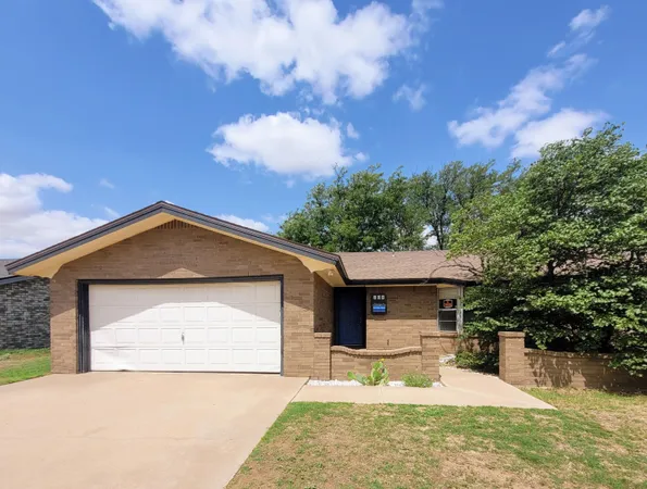 $190,000 | 104 Holly Circle, Levelland, TX 79336