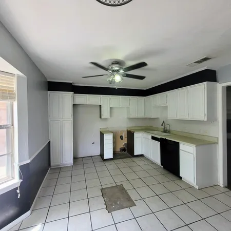 $190,000 | 104 Holly Circle, Levelland, TX 79336