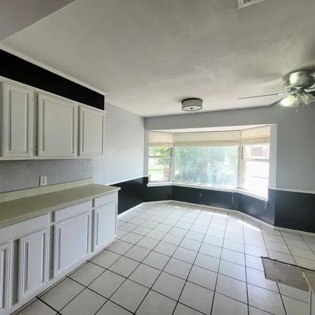 $190,000 | 104 Holly Circle, Levelland, TX 79336