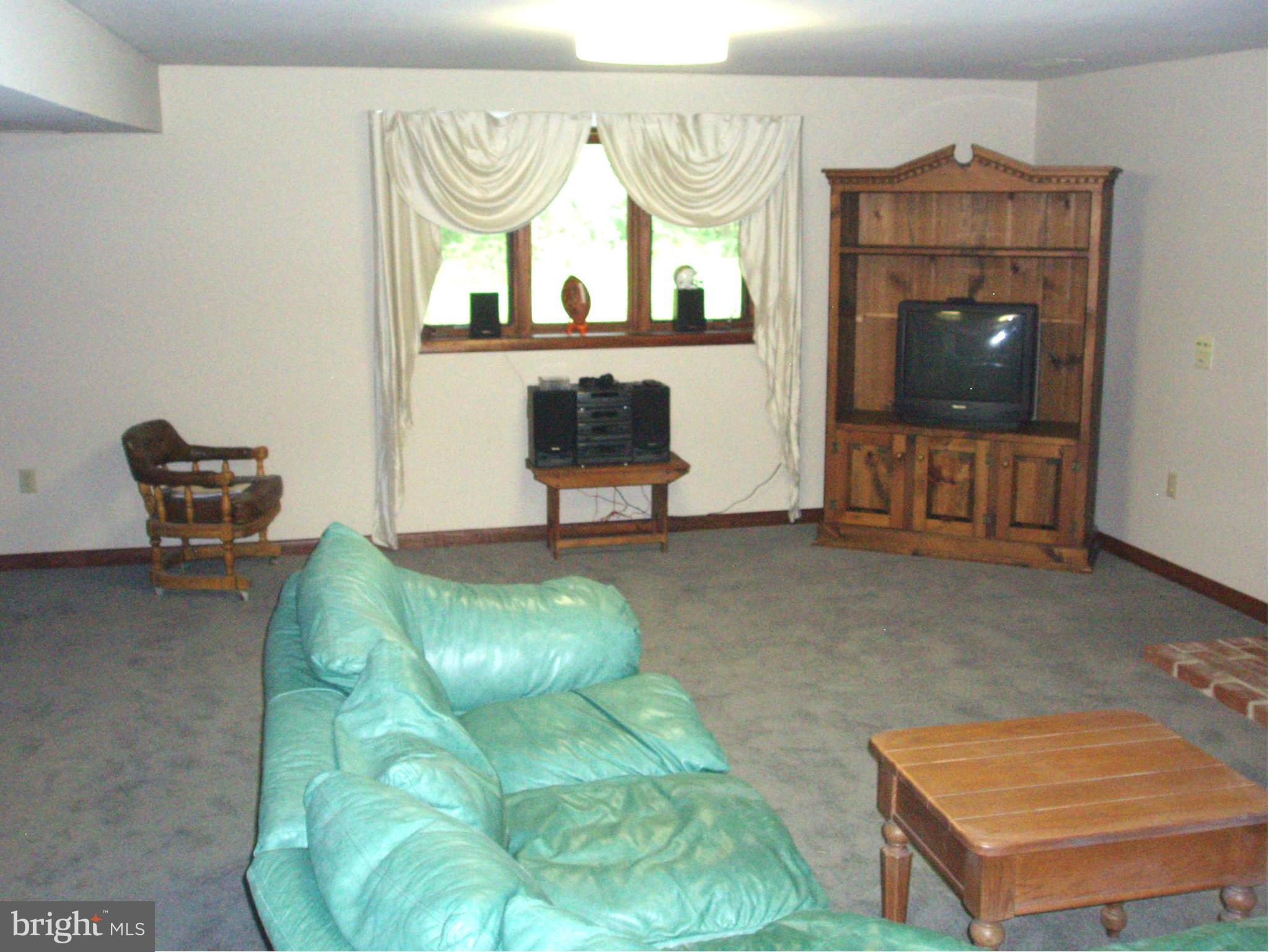 132 Middlecroft Road Elkton, MD 21921 - Photo 14 of 19 Family Room