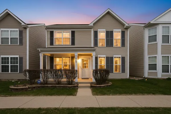$269,000 | 1615 Victoria Park Circle, Aurora, IL 60504