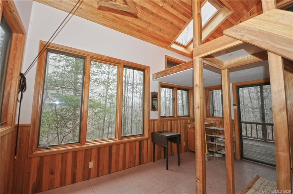 2685 West Road Hot Springs, NC 28743 - Photo 5 of 41 Gallery Image 5