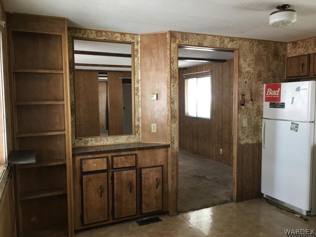 1797 Rio Grande Road Bullhead City, AZ 86442 - Photo 5 of 6 a bathroom with a shower