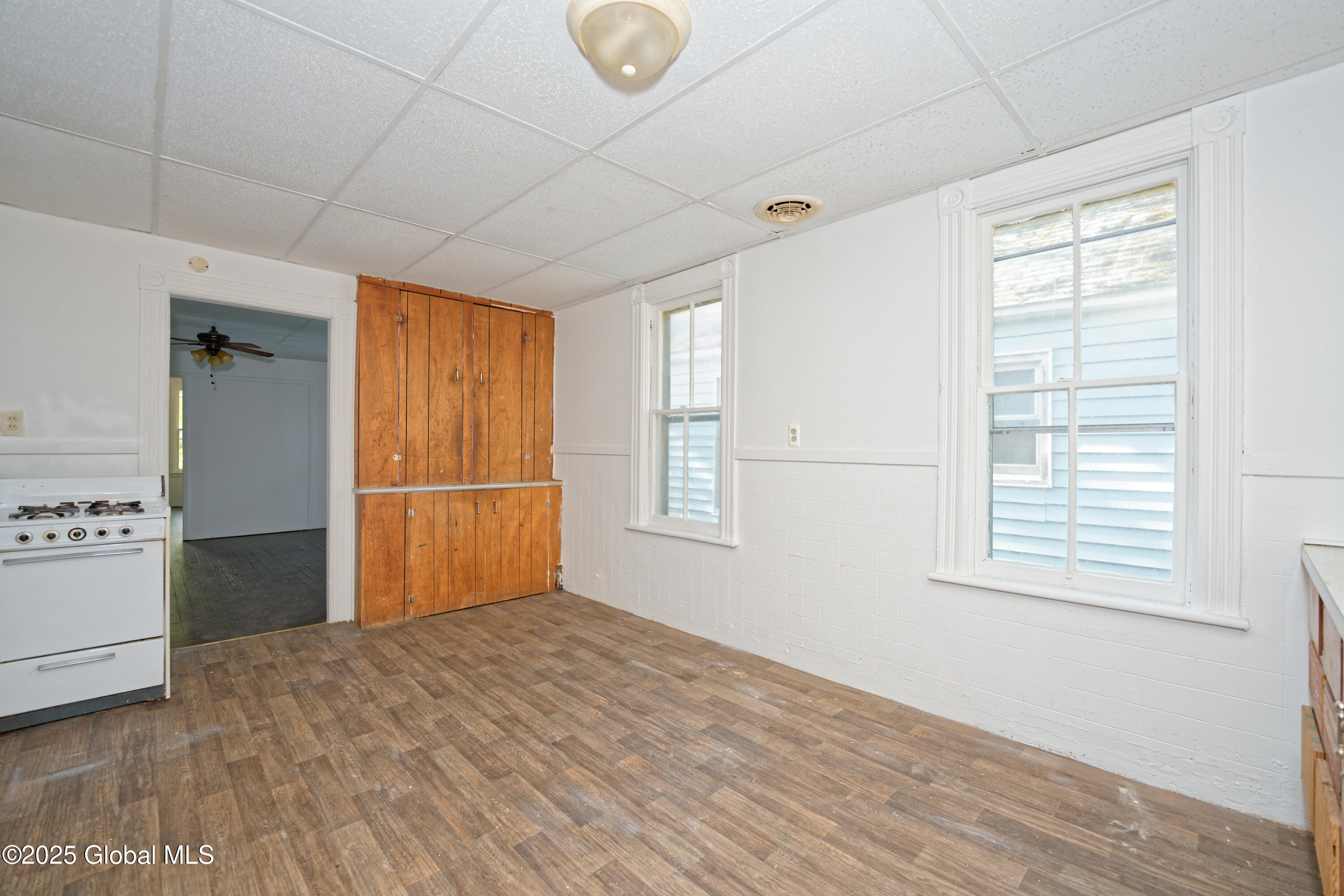 12 Paulding Street Schenectady, NY 12308 - Photo 17 of 27 2 Apt Up 7