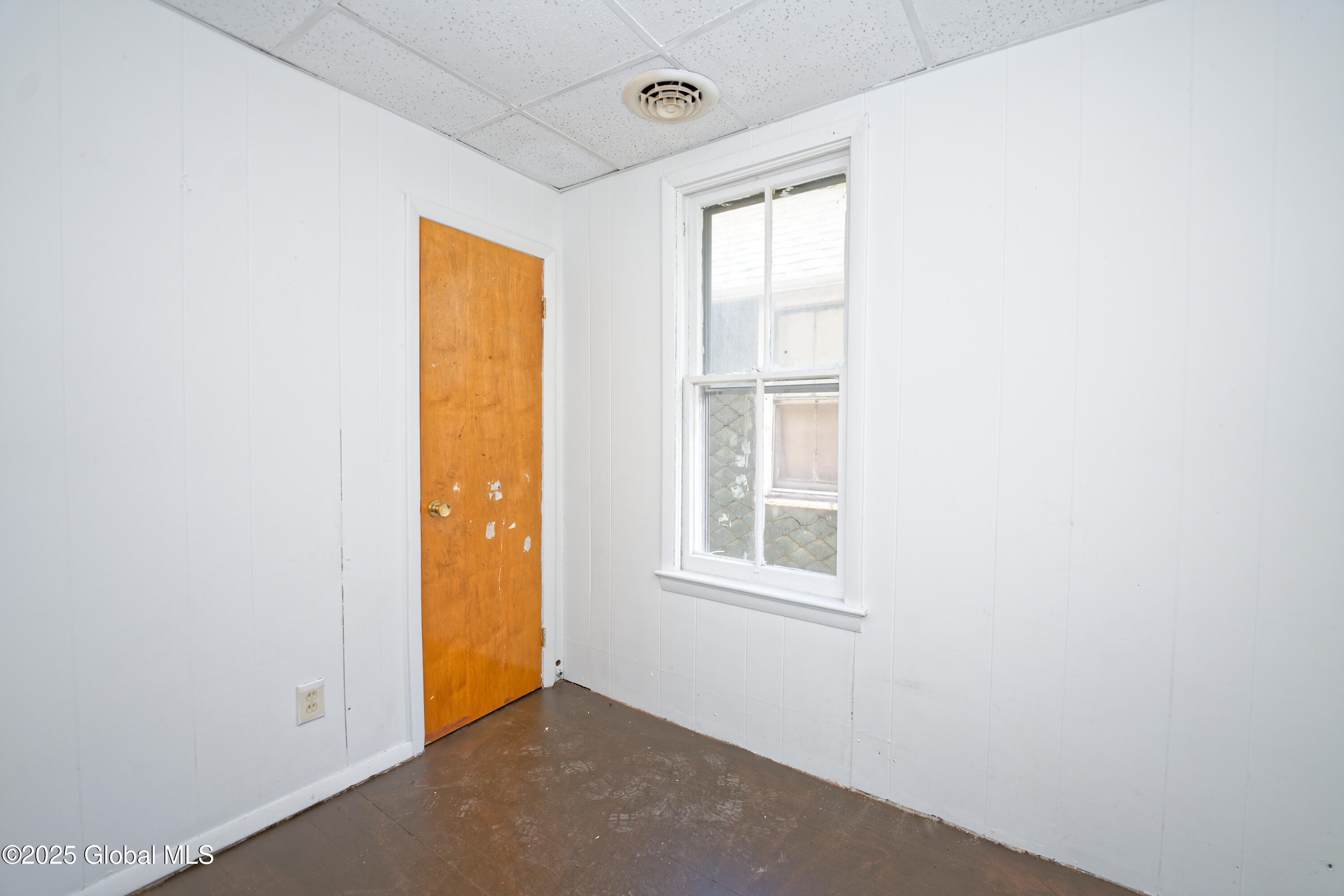 12 Paulding Street Schenectady, NY 12308 - Photo 21 of 27 2 Apt Up 11