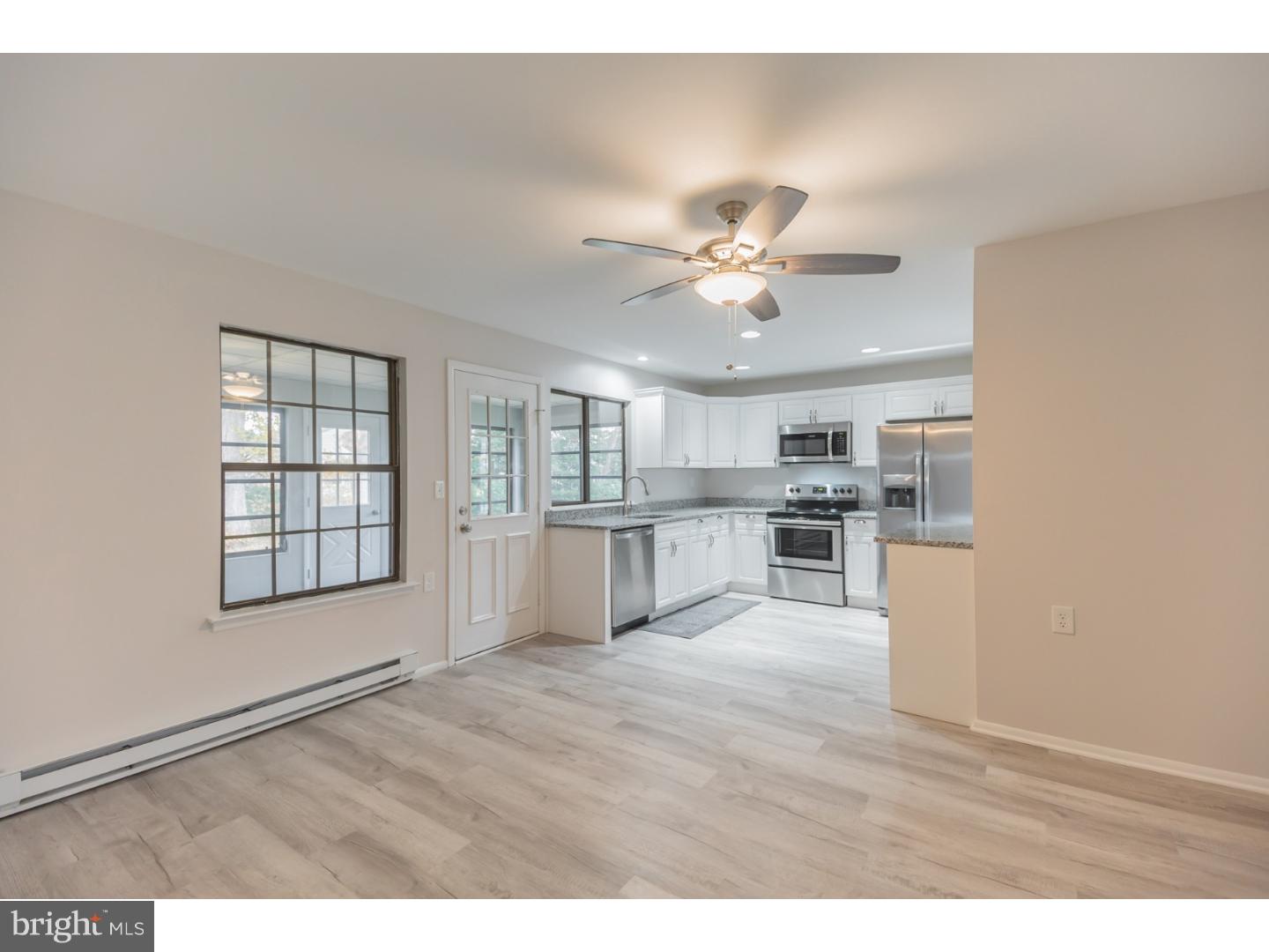 26 Windsor Road Southampton, NJ 08088 - Photo 11 of 25 Family Room