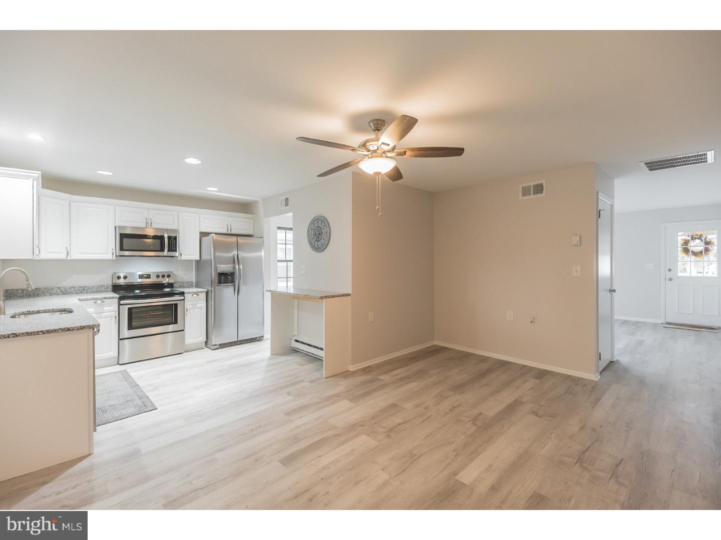 26 Windsor Road Southampton, NJ 08088 - Photo 10 of 25 Family Room