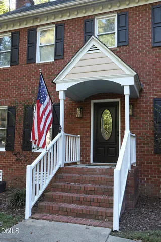 a picture of a black and white photo