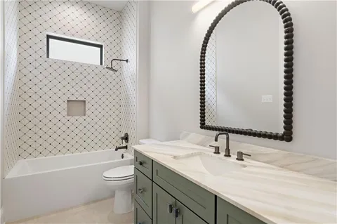 $715,000 | 4237 Cypress Point Drive, Covington, LA 70433