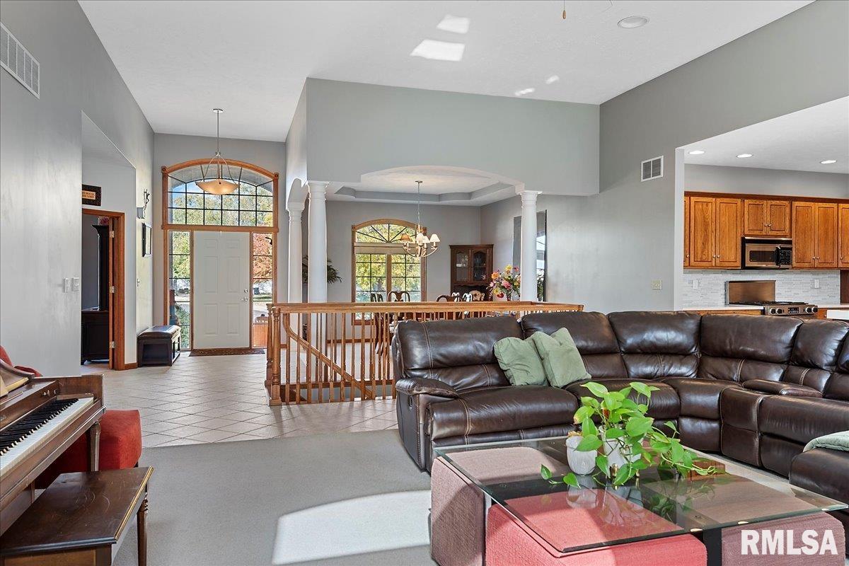 2600 Tartan Way Springfield, IL 62711 - Photo 8 of 55